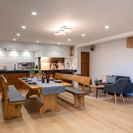 Vucko With Jacuzzi 마카르스카