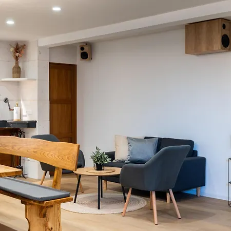 Vucko With Jacuzzi 펜션