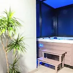 בית נופש Vucko With Jacuzzi *