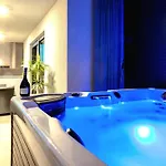 Vucko With Jacuzzi *