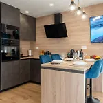 בית נופש Vucko With Jacuzzi מאקרסקה