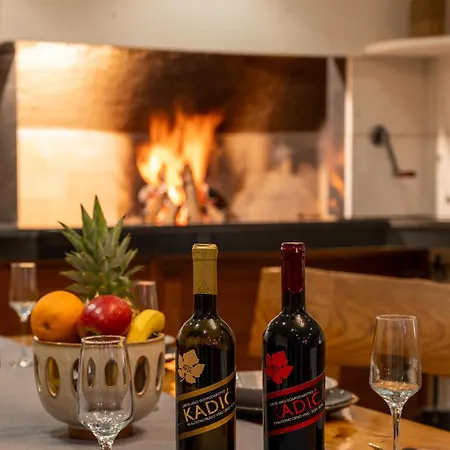 Vucko With Jacuzzi Makarska