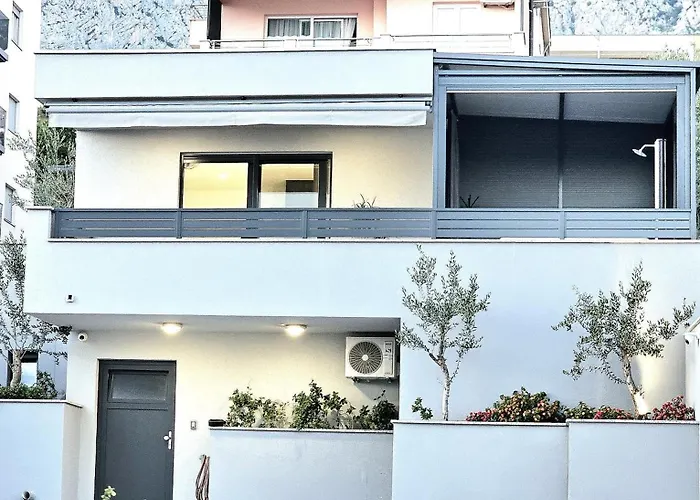 Holiday home Vucko With Jacuzzi