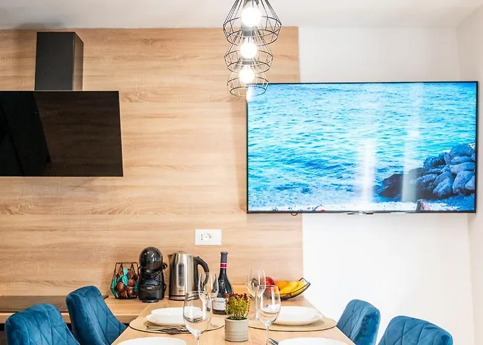 Holiday home Vucko With Jacuzzi Makarska