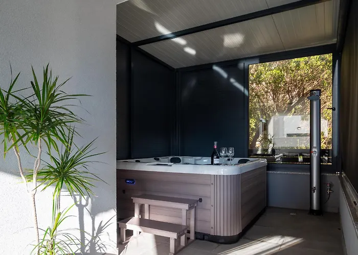 Vucko With Jacuzzi * Makarska