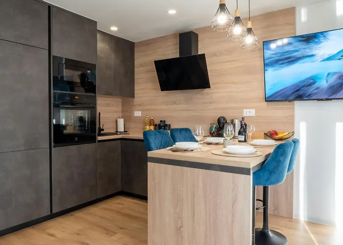 Holiday home Vucko With Jacuzzi Makarska