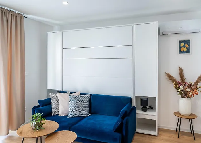 Vucko With Jacuzzi Holiday home Makarska