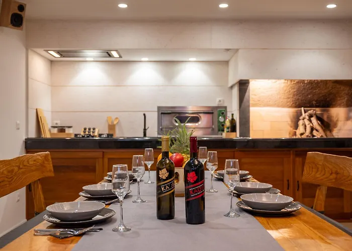 Holiday home Vucko With Jacuzzi Makarska