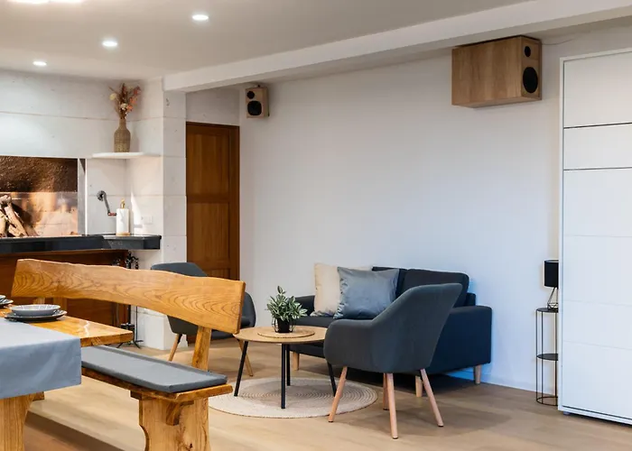 Vucko With Jacuzzi Holiday home