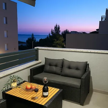 Vucko With Jacuzzi Ferienhaus Makarska