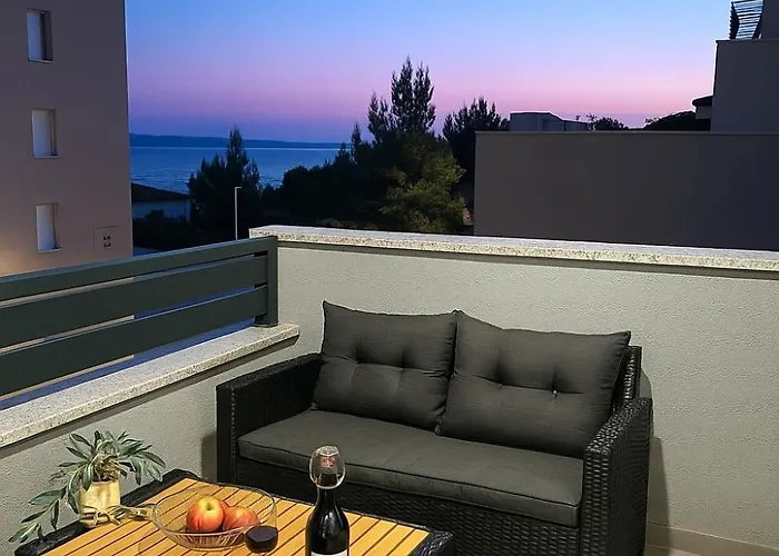 Vucko With Jacuzzi בית נופש מאקרסקה